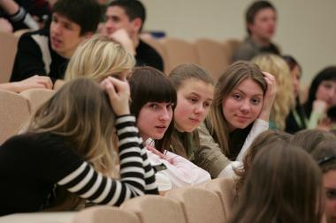 Šiaulių ir Klaipėdos universitetai daugiau studentų tikisi dėl brangstančių studijų Britanijoje