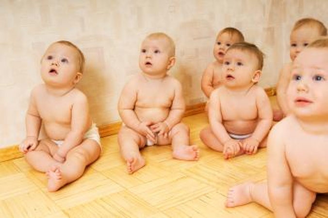 Už kūdikių nudeginimą - nuobaudos, vedėja pasitraukė