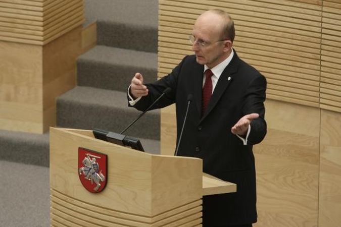A.Valinsko pasiūlymas L.Diniui ir jo bendražygiams: visiems kartu pasitraukti iš Seimo