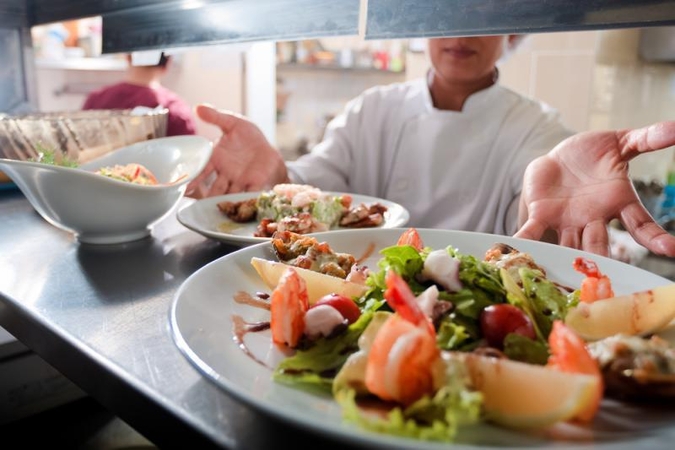 Prancūzijos restoranuose du patiekalai – už vieno kainą