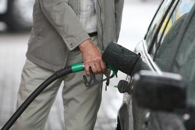 Į degalinę vogti kuro sukčiai atvyko gerai pasirengę