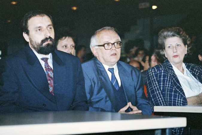 Serbijos prezidentas oficialiai patvirtino žinią apie įtariamo karo nusikaltėlio areštą