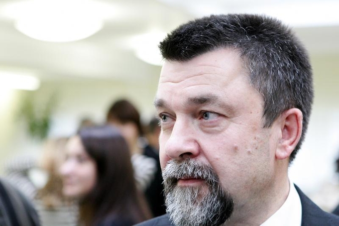 Išduotos Seimo narių žmonos: neleisk vyro gyventi atskirai