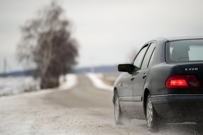 Artimiausią naktį daugelyje rajonų pasnigs, formuosis plikledis
