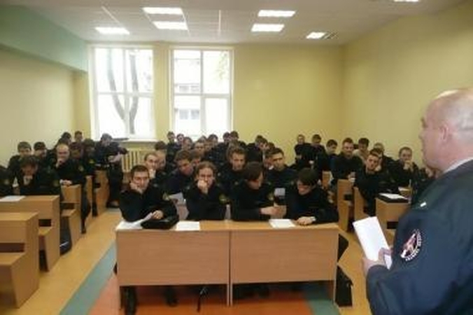 Jūreivystės kolegijos studentai agituojami tapti pasieniečiais