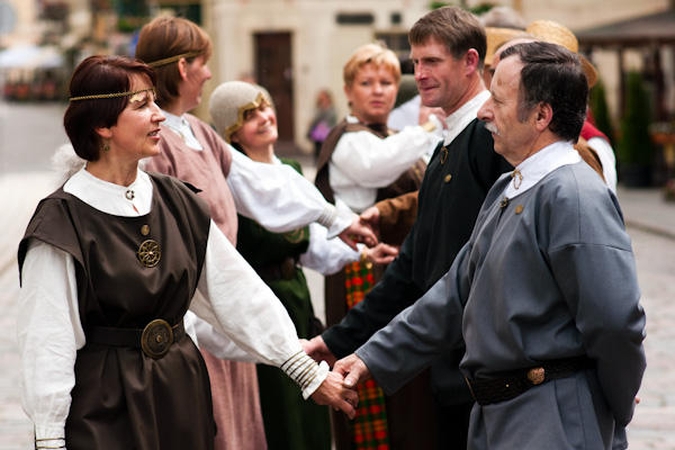 „Atataria lamzdžiai“ kviečia prisiliesti prie senųjų tradicijų