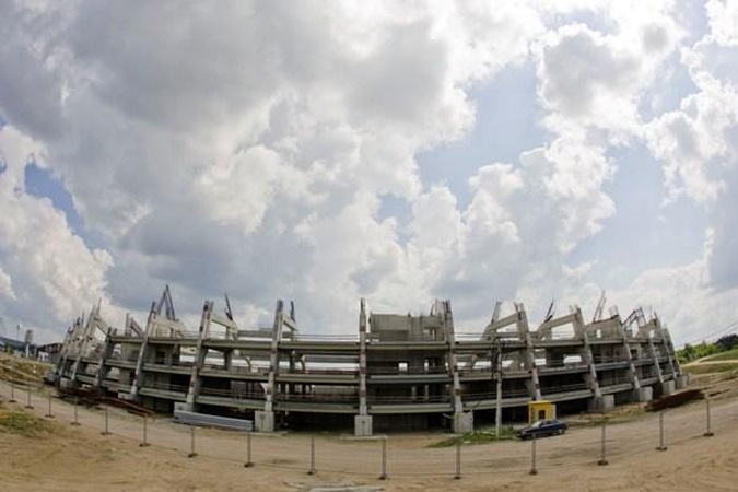 Nacionalinis stadionas ir toliau dūlės