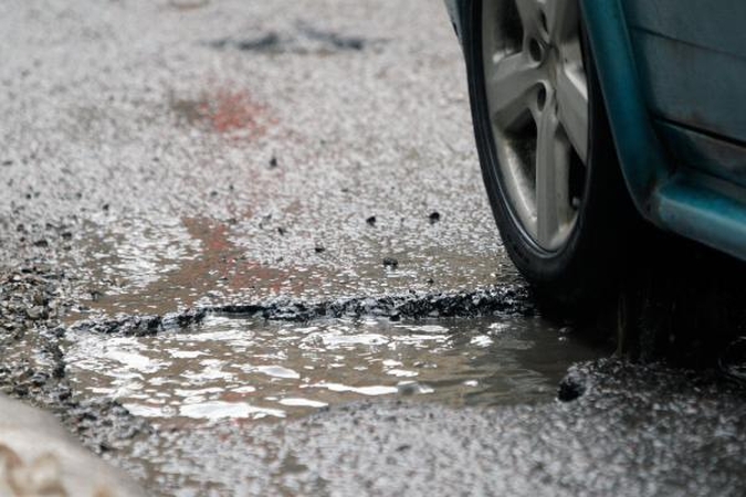 Teismas: už netvarkingus kelius Vilniuje atsakinga savivaldybė