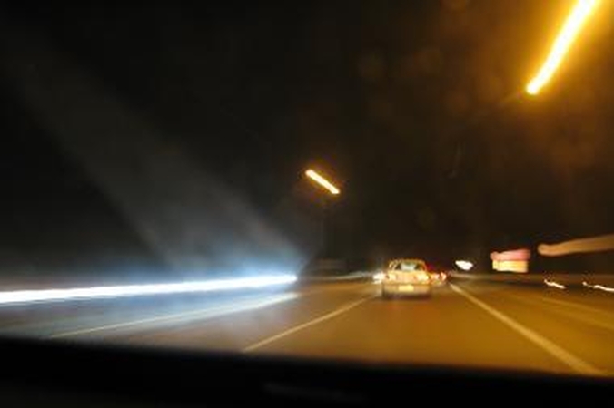 Tamsoje partrenktas vyras