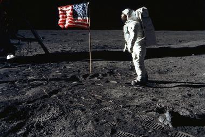 Ar amerikiečiai buvo išsilaipinę Mėnulyje? 