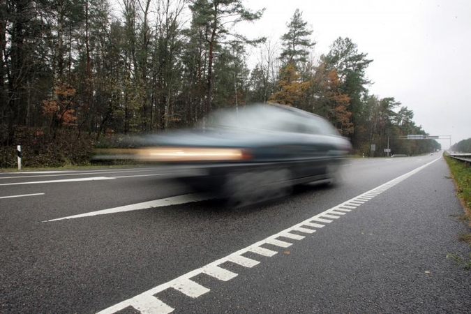 Atnaujintas eismas Gariūnų tiltu ir Gariūnų gatve