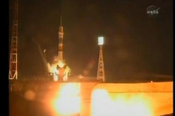 "Sojuz TMA-19" nuleidžiamasis aparatas su kosmonautais sėkmingai nusileido Kazachstane