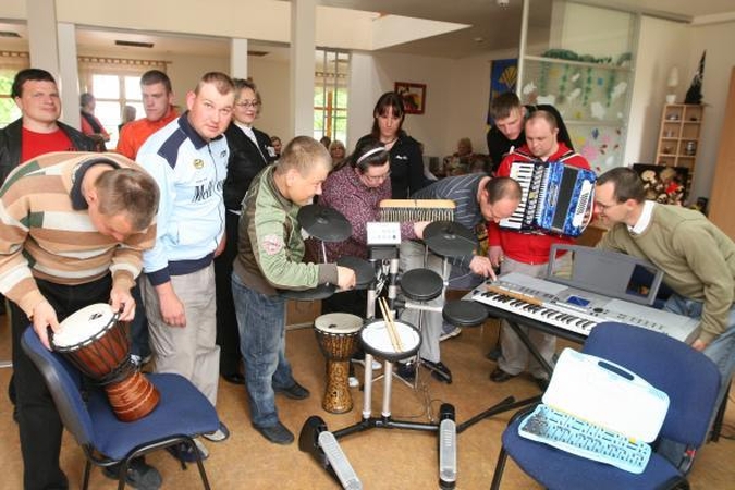 Klaipėdos choro dovanoti instrumentai pasiekė neįgaliuosius