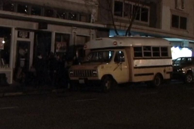 Autobuso vairuotojas nemokamai vaišina arbata