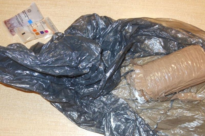 Iš Maskvos traukiniu parvykęs lietuvis kokainą slėpė striukėje