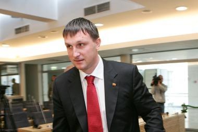 Išvados dėl L.Karaliaus ir A.Sacharuko apkaltos - trečiadienį