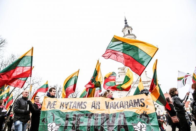 Provokacija nepavyko: tautininkų eitynės baigėsi sugiedojus himną