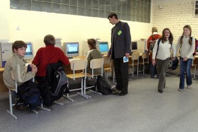 Mokytojų dieną švenčiantys pedagogai: darbui diplomo neužtenka