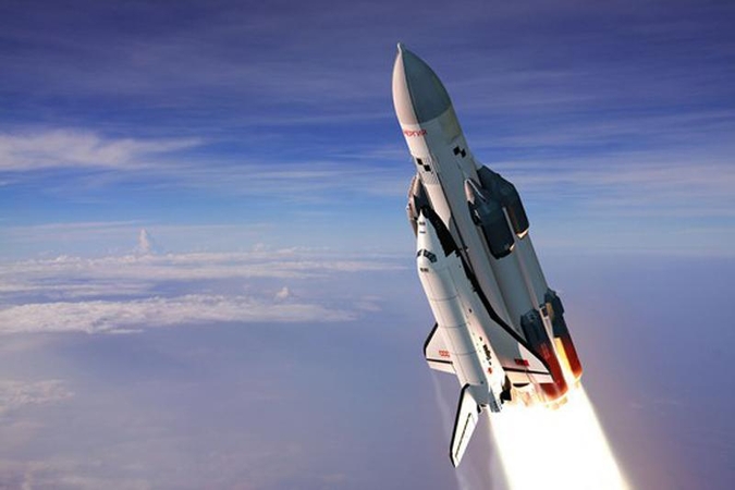 NASA ketina siųsti astronautus į TKS amerikos raketa su rusišku varikliu