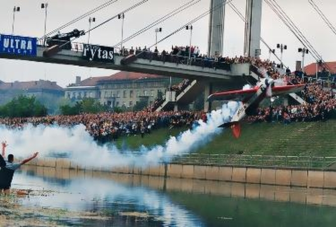 Jurgis Kairys kviečia Rygoje prisiminti skrydžius po tiltais