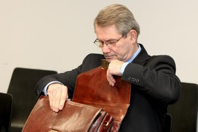 Korupcijos skandalas: V.Muntianą krūtine užstoja svainis   