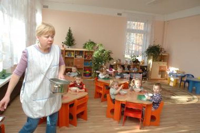 Prašoma sustabdyti sprendimą dėl darželinukų priėmimo