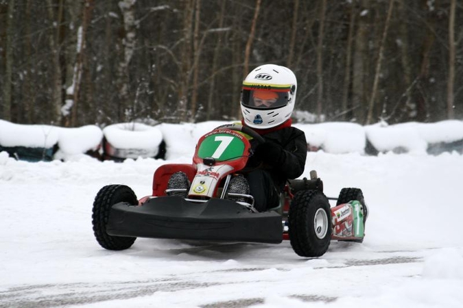 Kartingas: lenktynininkų šalčiai negąsdina