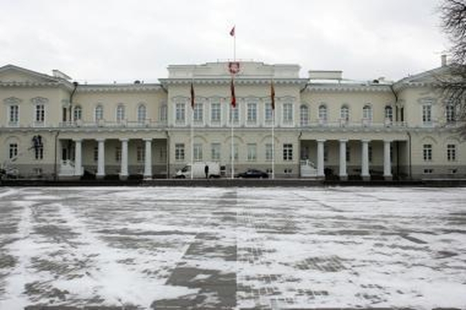 Prezidentūrai stinga mašinų 