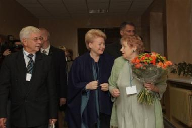 Mokytojų dienos proga Prezidentė lankėsi savo mokykloje