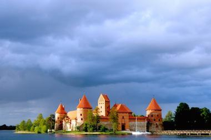 Trakų ežerų pakrantės kai kur primena sąvartynus