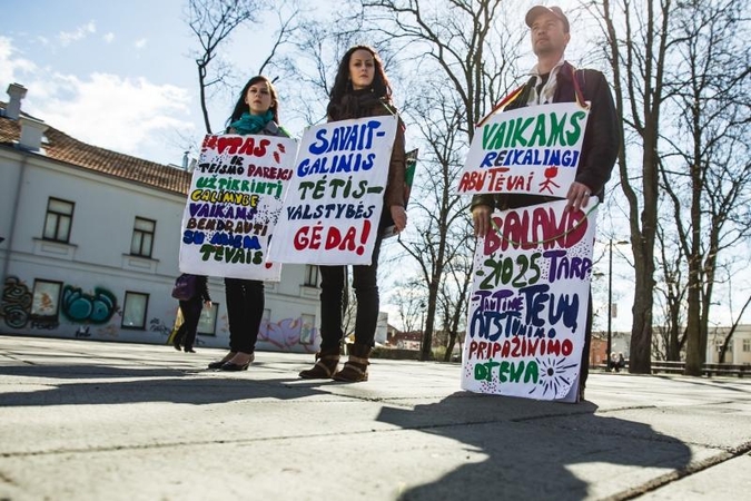 Valstybės politika nusivylę piketuotojai: ar vaikas – trofėjus?