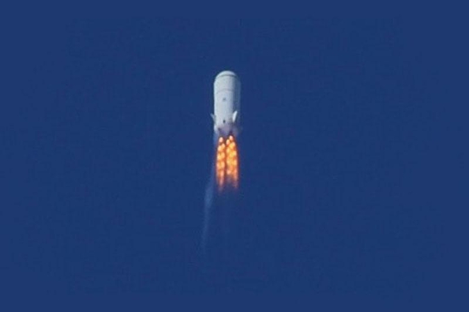 Skrydžio metu sunaikinta „Amazon.com“ finansuota raketa “Blue Origin”