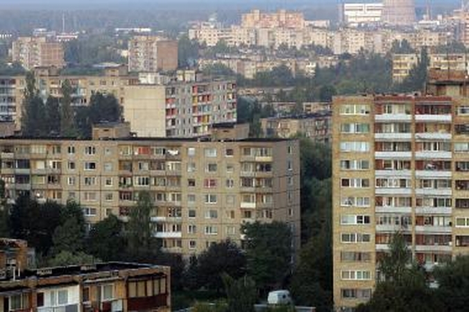 Vilnietė iškrito iš penkto aukšto