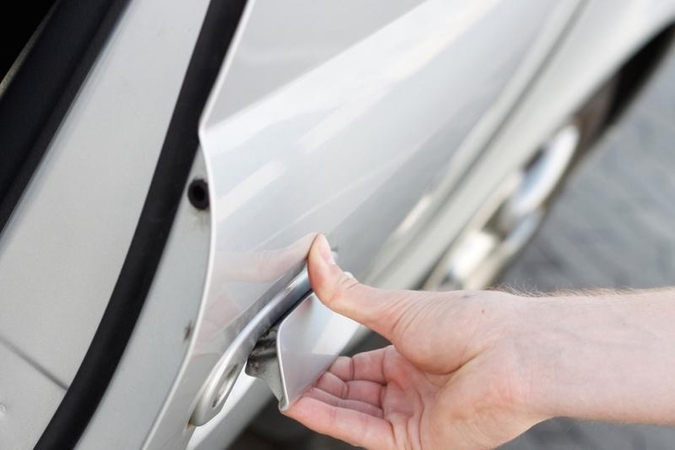 Keičiate automobilio padangas? Būkite budrūs