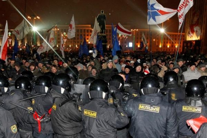 E.Zingeris: represijos Baltarusijoje užbraukia skelbtą suartėjimą su ES
