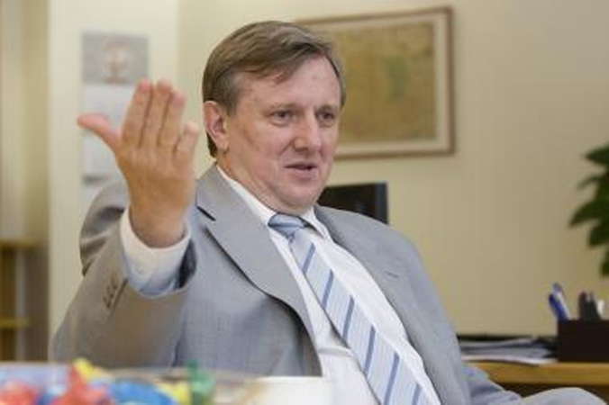 R.J.Dagys: autorių atlygis neberibos teisės gauti socialines išmokas