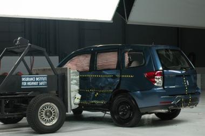 „Subaru" automobilių saugumas įvertintas puikiai
