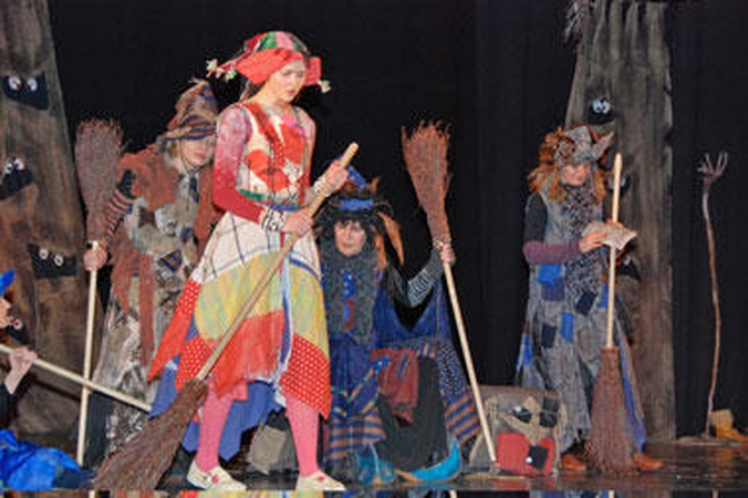 „Raganiukės teatre“ balandį svečiuosis Klaipėdos jaunimo teatras „Be durų“