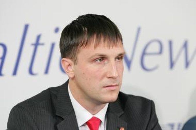 A.Sacharuką norima atstatydinti iš komisijos vadovo posto