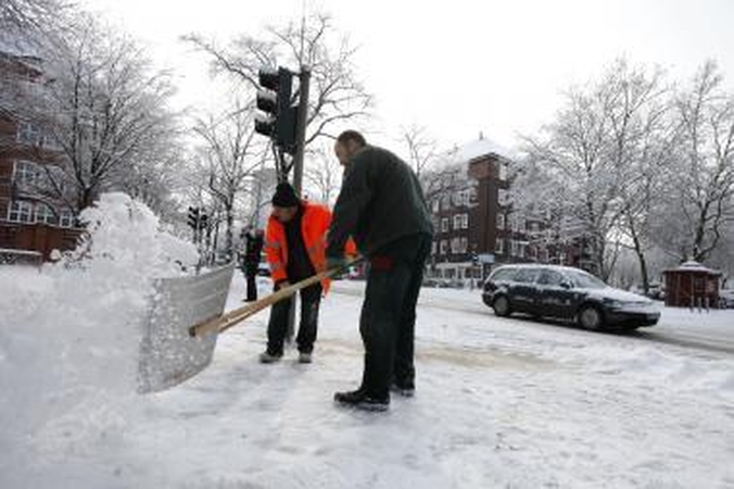Pūga Vokietijoje sukėlė eismo sumaištį