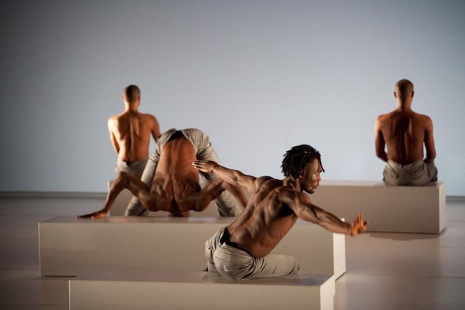 „Auros“ festivalis: be N-18, bet su vyriškais šokiais