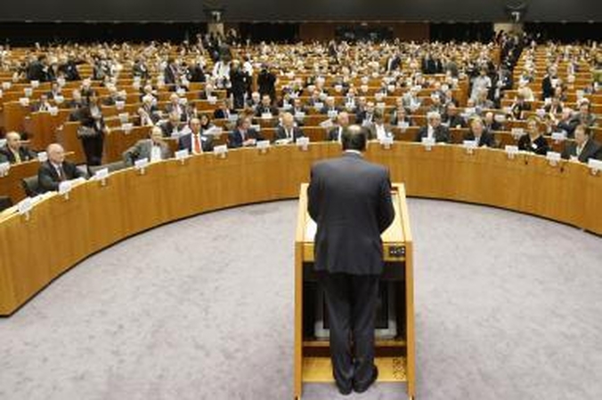 Europos Parlamentas reikalauja sustabdyti romų išsiuntimą