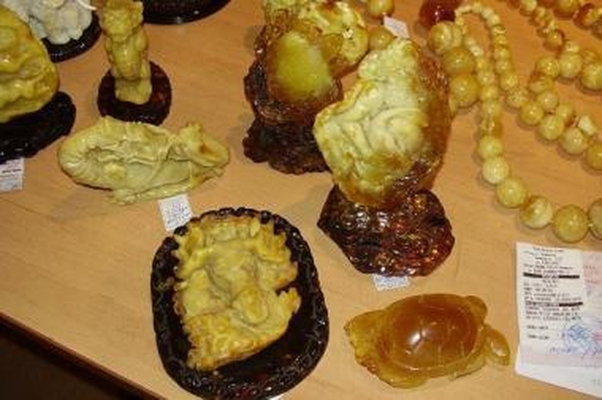 Nidoje sulaikyta gintaro dirbinių kontrabanda