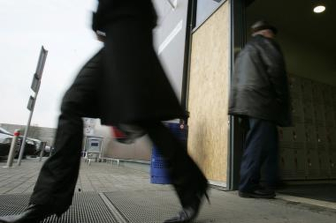 Surastas iš „Maxima“ parduotuvės pavogtas bankomatas
