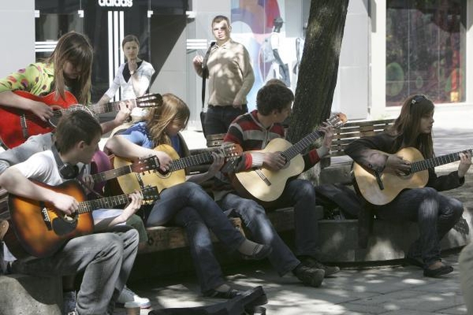 Už vaikų mokslą muzikos mokyklose tėvai mokės brangiau