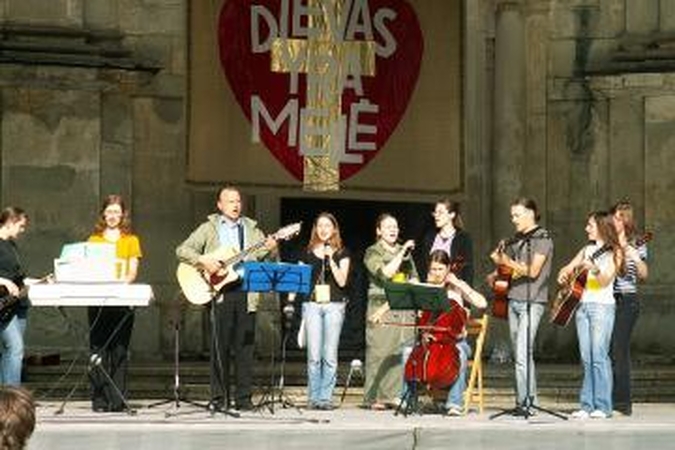 Pažaislyje vyksta krikščioniško jaunimo festivalis