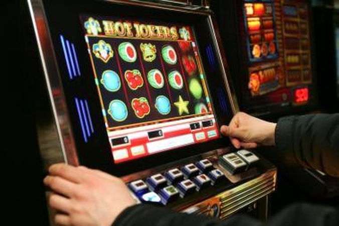 Lošimų automatų salonai kratosi ribojimų