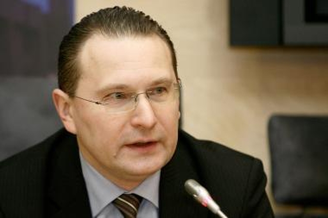 Seimo pirmininkė į KT teisėjus siūlo D.Žalimą
