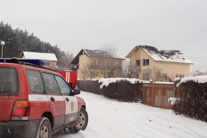 Dėl netvarkingo dūmtraukio sudegė namas Pagiriuose