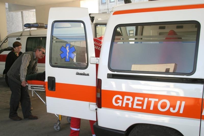 Alytuje, nustumtas nuo pėsčiųjų tilto, nukrito jaunuolis